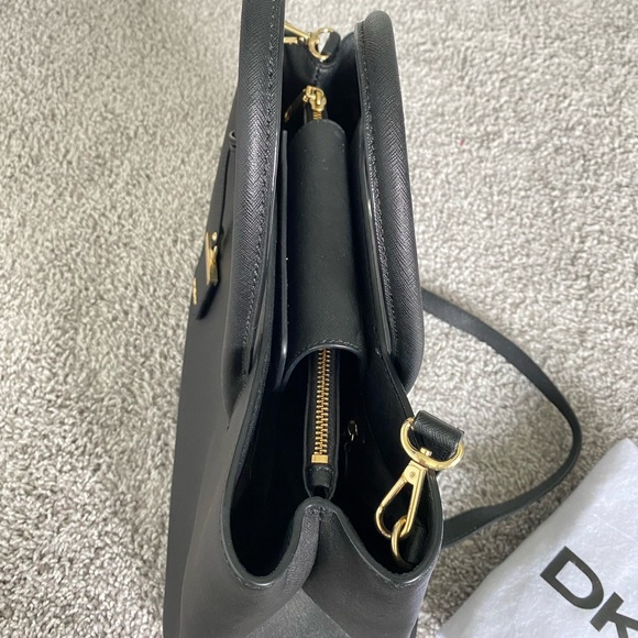 DKNY Saffiano City Zip Tote bag Blace - Picture 4 of 10